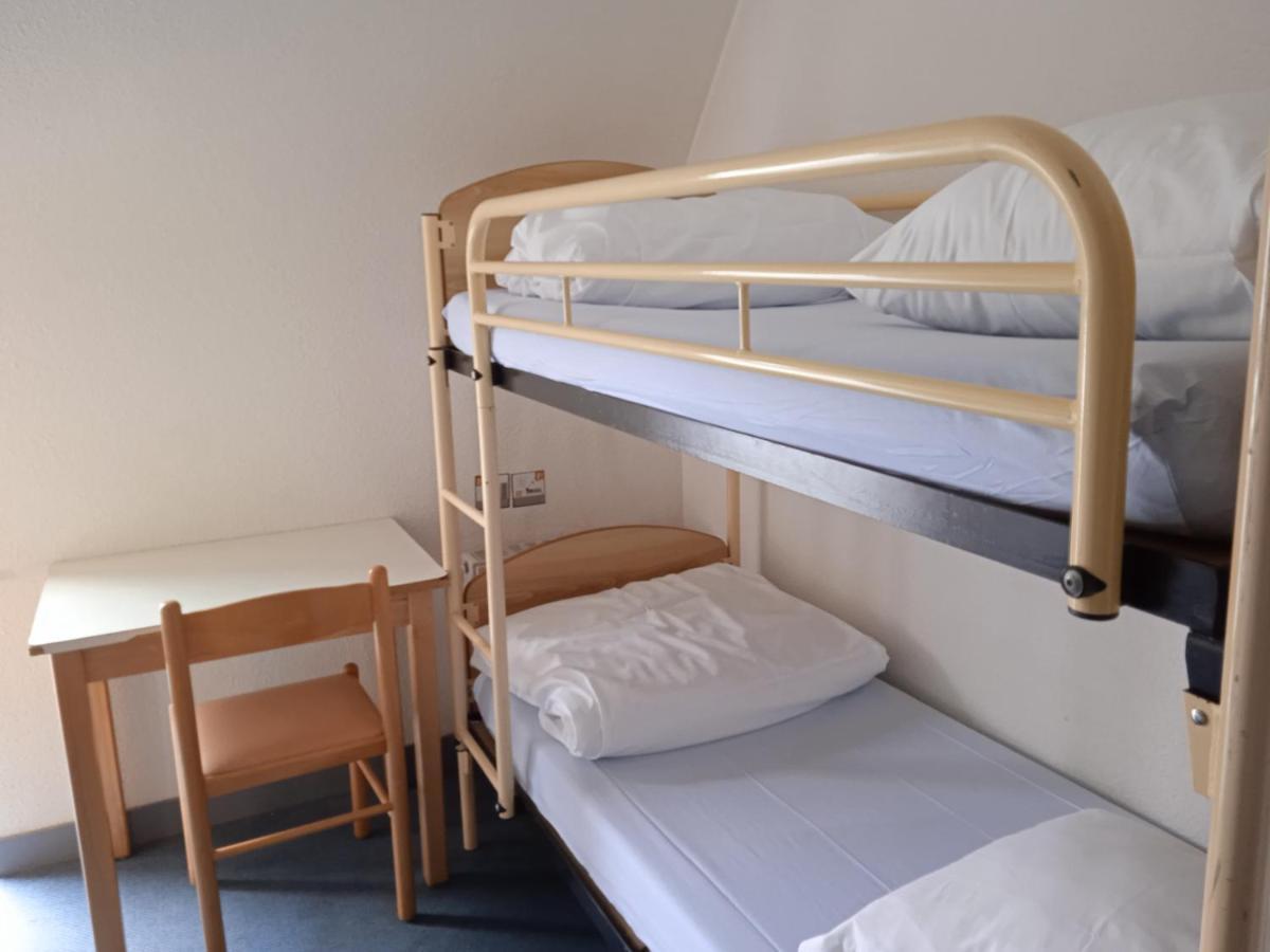 Auberge De Jeunesse Hi 폰티비 외부 사진